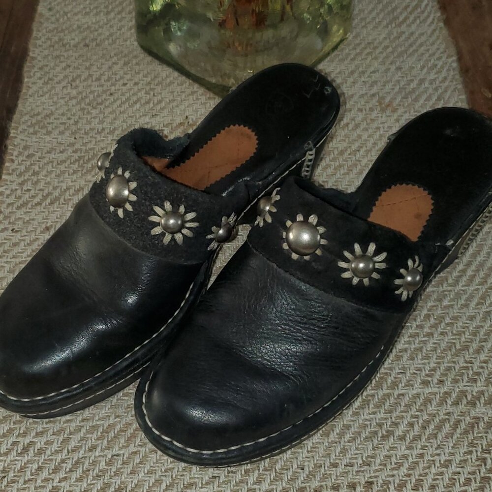 Ariat sz 10 womens  Western slides fun for fall or winter